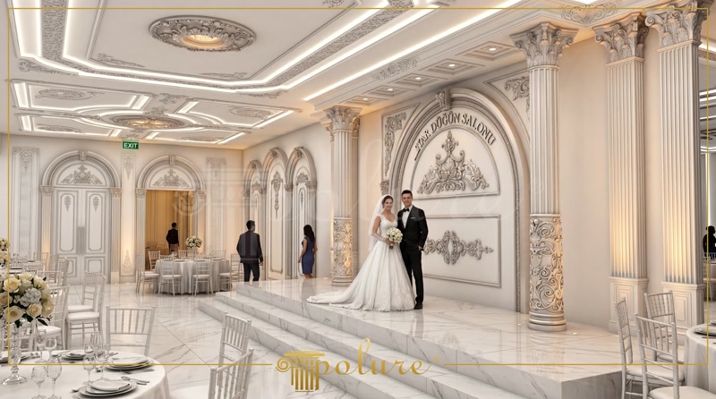 Poliüretan pilaster sütunlar, kavisli kemerler ve duvar süslemeleri ile dekore edilmiş klasik tarzda beyaz düğün salonu sahnesi.