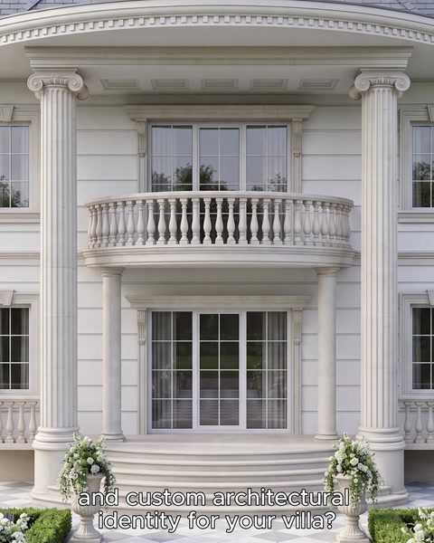 Villa dış cephesinde beyaz sütunlu balkon detayları görülüyor