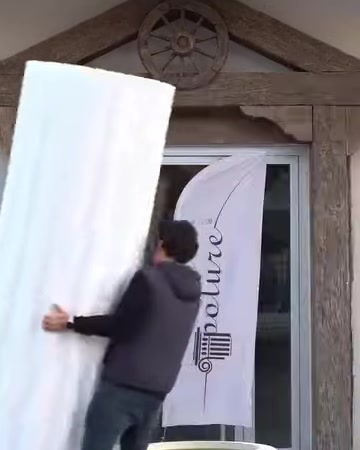 Yivli sütun gövdesi uygulama alanına dikey olarak taşınıyor