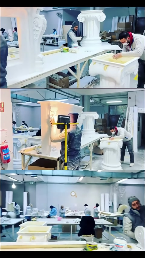 Çalışma tezgâhında dekoratif parçanın yüzeyinin elle düzeltilmesi