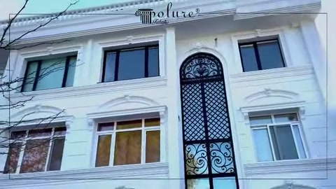 İskele önündeki cephede söve ve sütun düzenlemesi