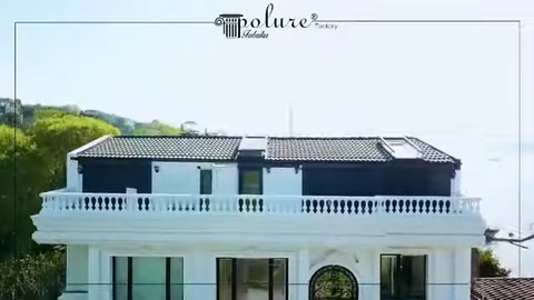 Çatı terası korkulukları ve üst cephe süslemelerinin görünümü