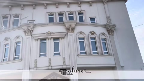 Cephede pencere üstü dekoratif süslemeler ve profiller