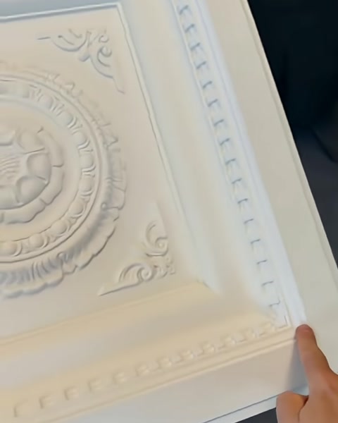 Kare Kaset Kubbe ve Geometrik Tavan Panelleriyle Klasik Mimariyi Modern Alanlara Taşıyan Poliüretan — 0:24