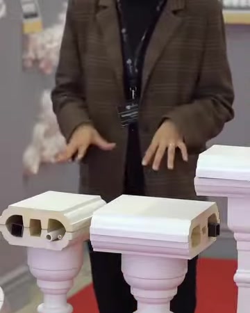 Badastrol başlıkları üzerindeki iki farklı küpeşte kesiti önden görülüyor.