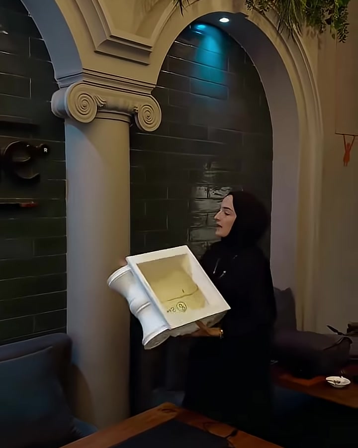 Poliüretan Sütun Başlığı ve Kemerli Söve Modelleriyle Restoran Dekorasyonu
