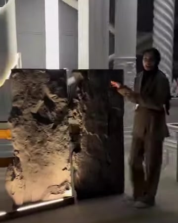 Kaya panel eğik tutularak yüzey derinliği inceleniyor