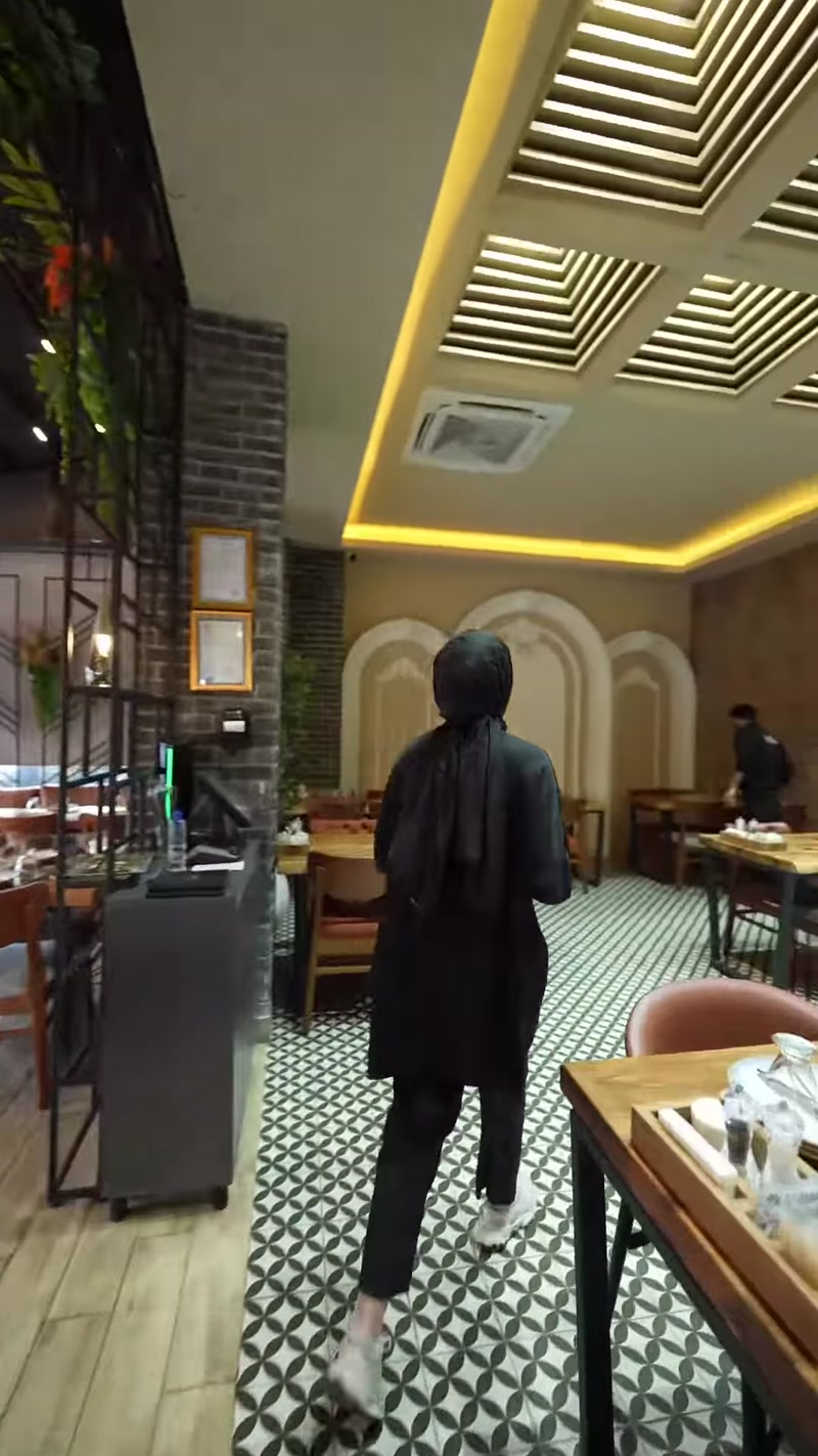 Poliüretan İyon Sütun ve Kemer Söve Modelleriyle Restoran Dekorasyonu