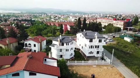 Geniş hava çekimi projenin çevreyle kurduğu uyumu ortaya koyuyor.