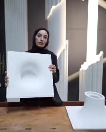 İç bükey modelin yumuşak geçişli merkez formu yakından görülüyor