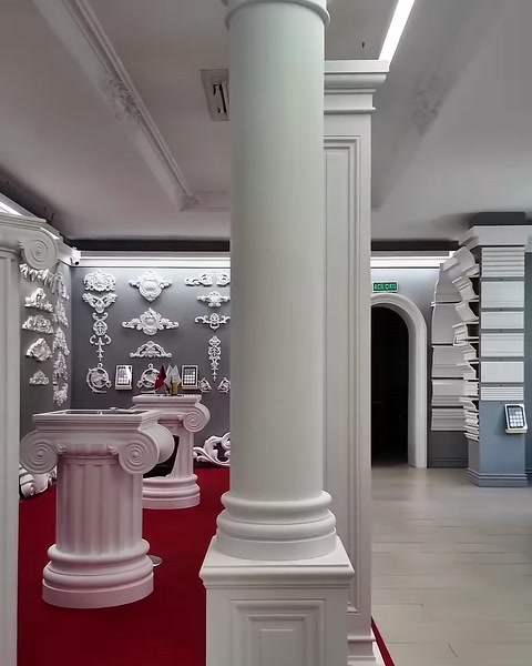 Sade yuvarlak sütunun gövde yüzeyi yakından görülüyor