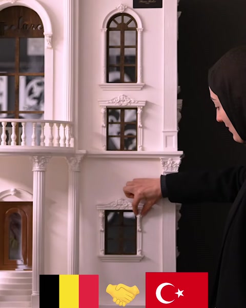 Pencere sövesi, sütun ve korkuluk detaylı cephe maketi