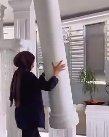 Düz gövdeli sütunun alt kaide bölümü yakından tanıtılıyor