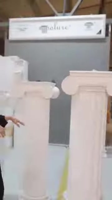 Çeşitli başlık ve gövde tasarımları atölyede birlikte görülüyor