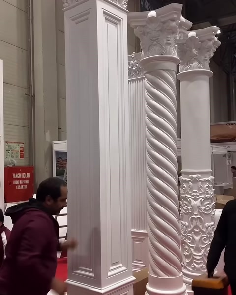 Kare kaideli yivli ve burgulu sütun modelleri yan yana